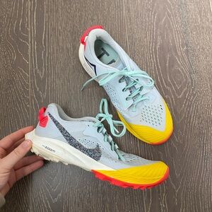 Nike Zoom Running Shoes with Yellow and Red Accents